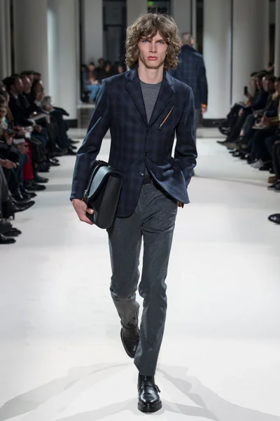 Look 26